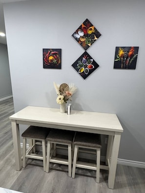 Interior - Modern Redlands Guesthouse| Kitchen| Private Entry (Redlands)
