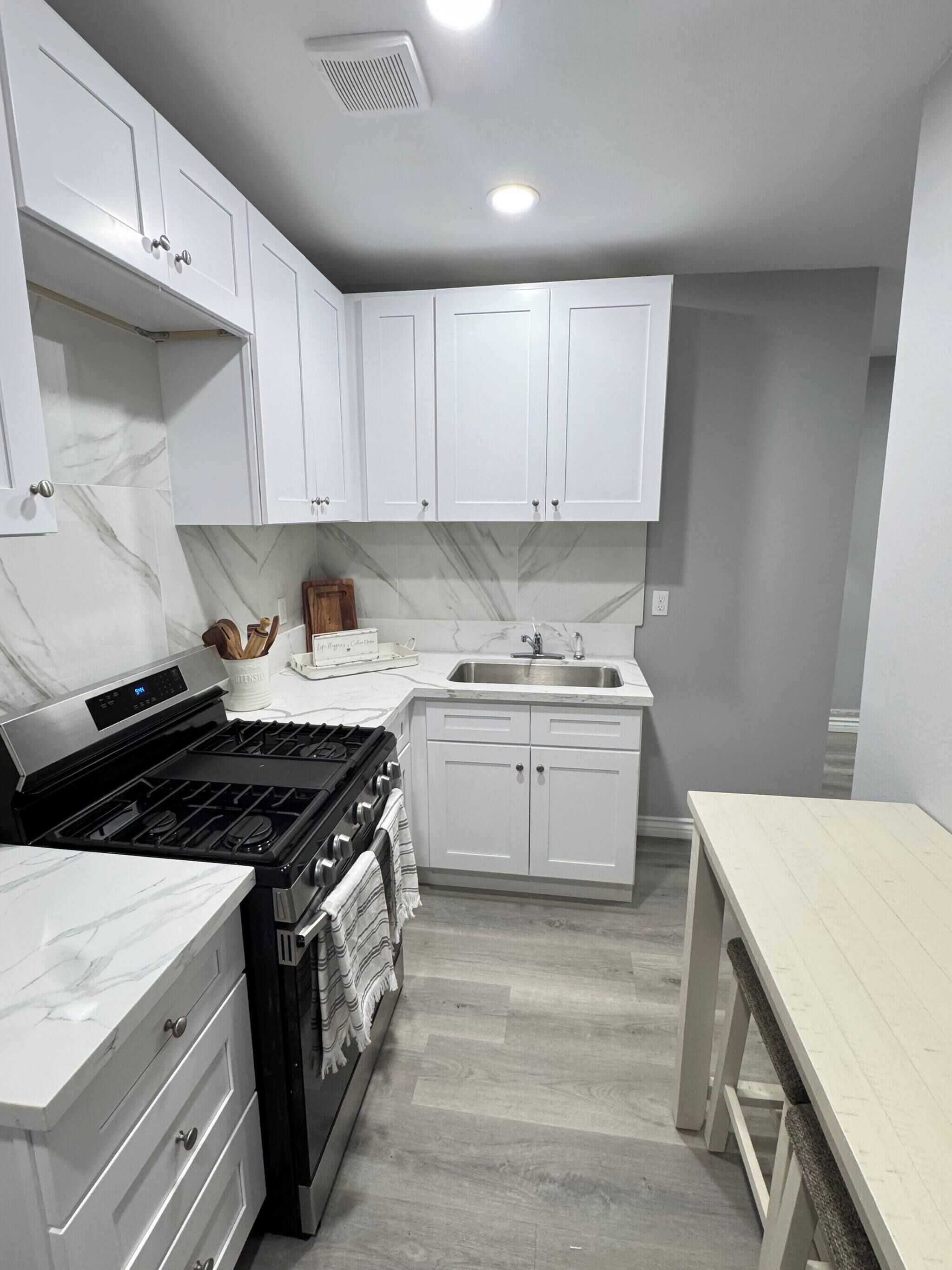 Fridge, microwave, stovetop