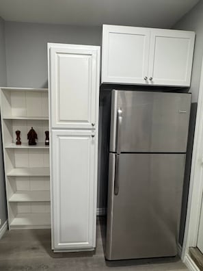 Interior - Modern Redlands Guesthouse| Kitchen| Private Entry (Redlands)