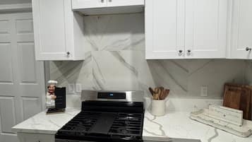 Fridge, microwave, stovetop