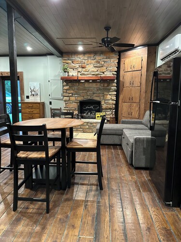 Tranquil cabin in charming Gretna