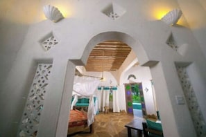 Interior - Waterside Luxury Villa Tiwi Beach Kenya (Tiwi)