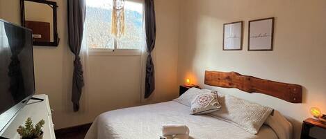 Chambre Supérieure, vue montagne | Rideaux occultants, fer et planche à repasser, Wi-Fi gratuit