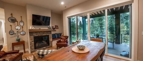 スマートテレビ、暖炉