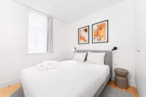 Iron/ironing board, Internet, bed sheets