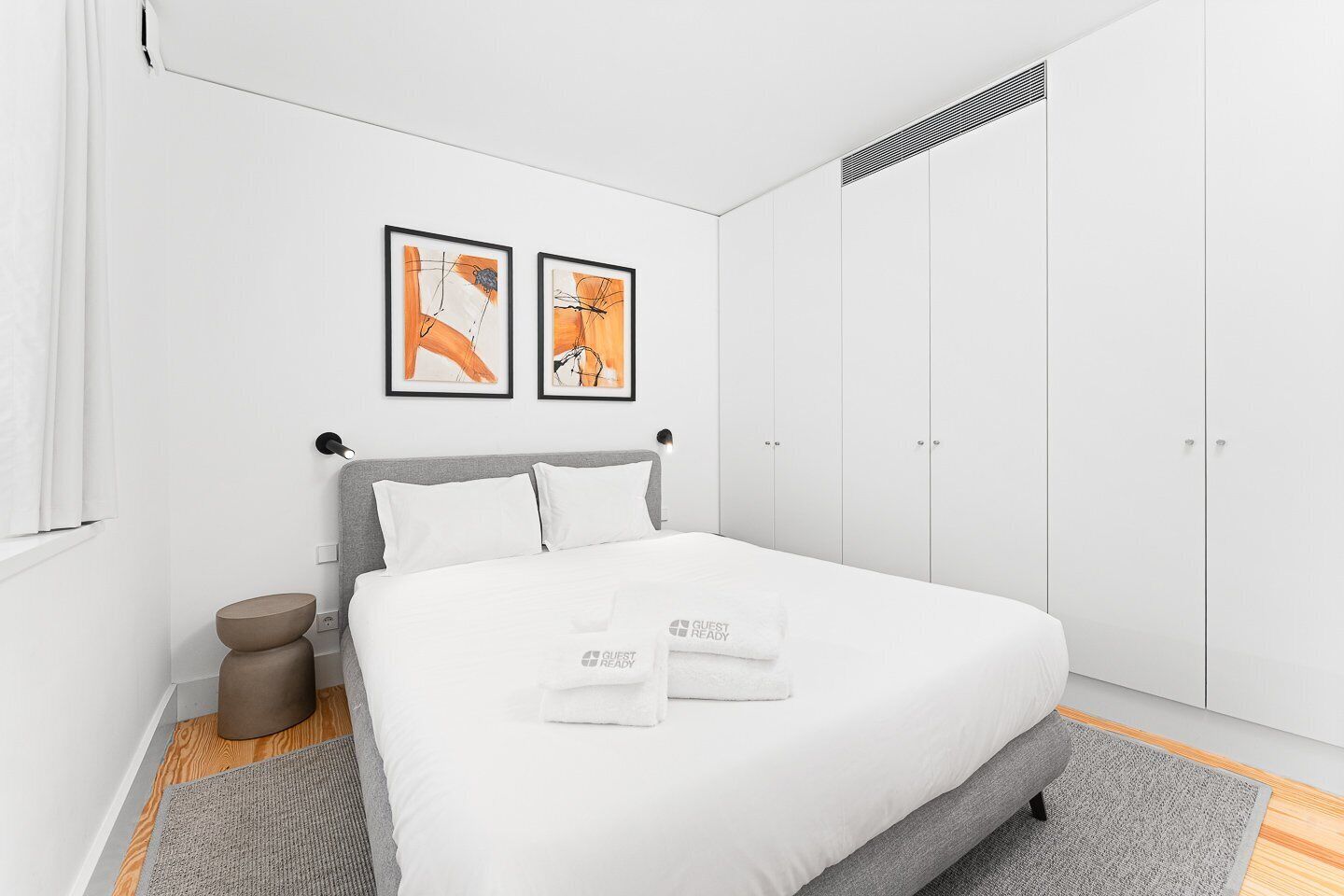 Iron/ironing board, Internet, bed sheets
