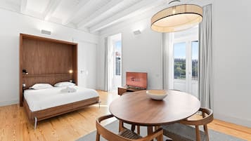 Bügeleisen/Bügelbrett, Internetzugang, Bettwäsche