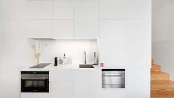 Kühlschrank, Mikrowelle, Ofen, Geschirrspüler