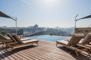 Pool - GuestReady - D. Hugo Boutique Hotel B&B (1D) (Porto)