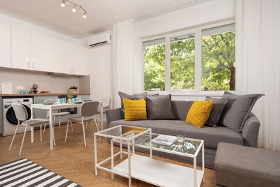 Starflat Gorgeous central apartment NDK