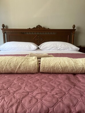 2 bedrooms, bed sheets