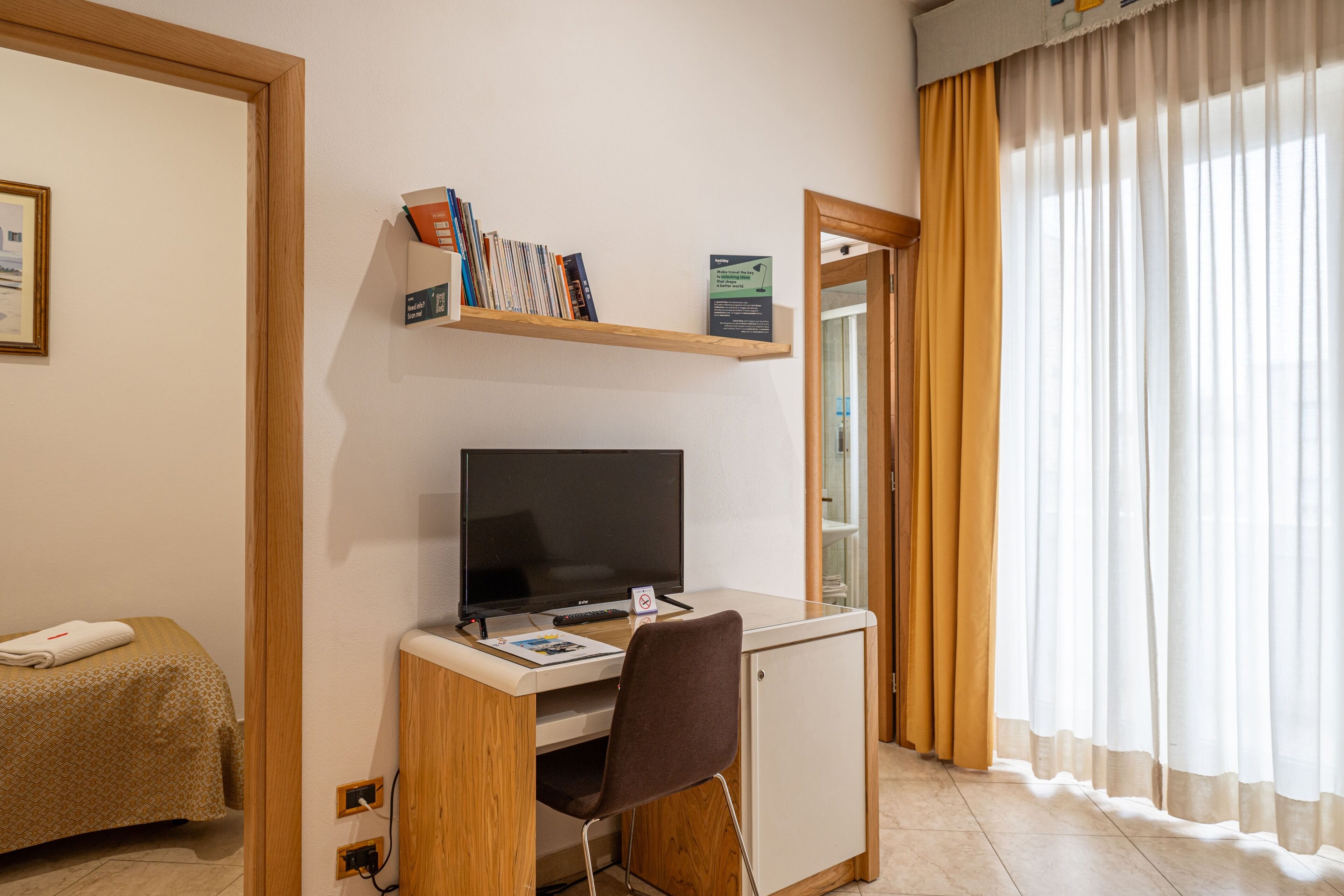 Habitació quàdruple | Caixa forta a l'habitació, wifi gratuïta i roba de llit 