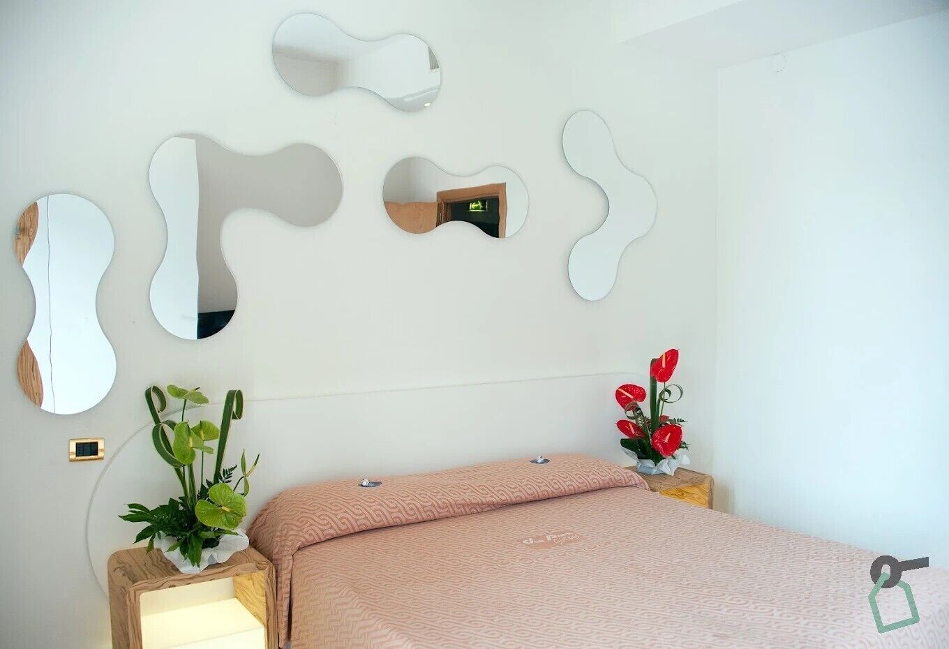 Caja de seguridad en la habitación, wifi gratis y ropa de cama 