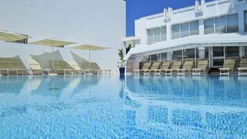 Indoor pool, pool loungers