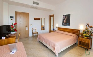 In-room safe, free WiFi, bed sheets