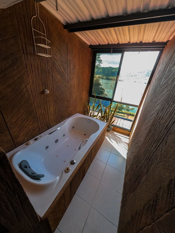 Comfort-dobbeltværelse - balkon - udsigt til lagune | Badeværelse | Håndklæder, Sæbe, Shampoo, Toiletpapir