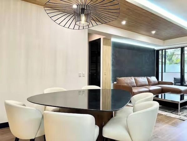 Căn hộ Deluxe, không hút thuốc, máy điều hòa | Phòng ăn