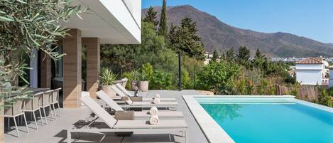 Outdoor pool, a heated pool