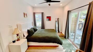 Iron/ironing board, Internet, bed sheets