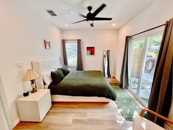 2 slaapkamers, een strijkplank/strijkijzer, gratis wifi, beddengoed