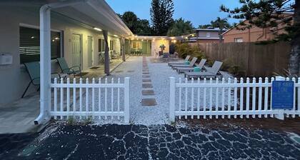 Boutique Stay on Clw Beach 1BR Suite w/full Kit