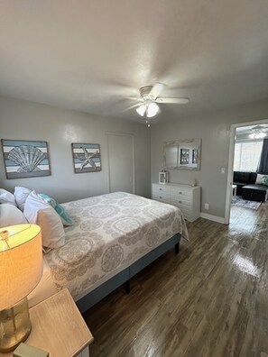 1 bedroom, desk, iron/ironing board, travel cot - Boutique Stay on Clearwater Beach 1BR Suite w/full Kit
Unit 2 (Clearwater Beach)