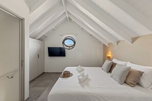 4 soveværelser, pengeskab på værelset, strygejern/strygebræt