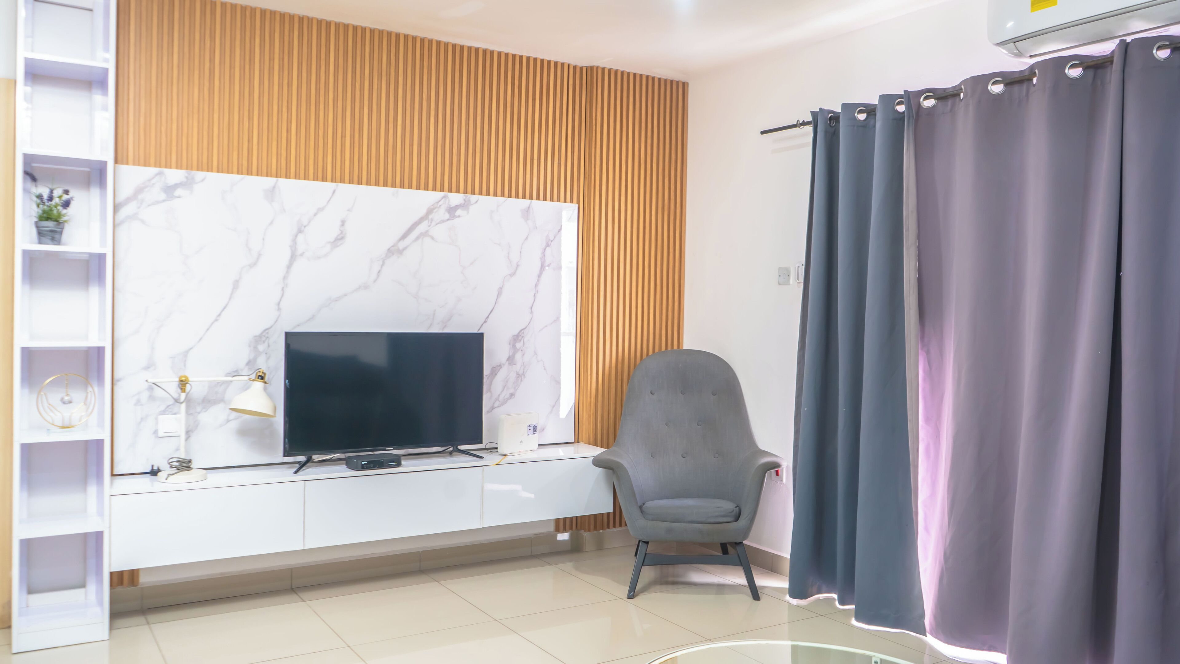 Appartamento Superior, 1 camera da letto, vista città | Area soggiorno | Caminetto