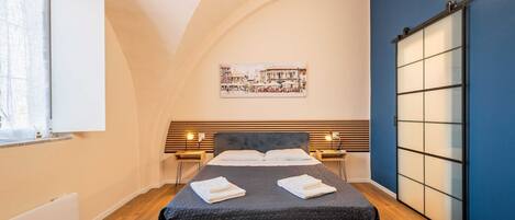 2 bedrooms, bed sheets