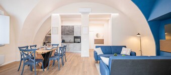Hidden church - Two Bedroom Apartment, Sleeps 6