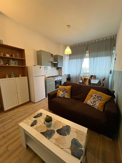 Cozy One-Bedroom Apartment Near St. Mark's Polyclinic and Leolandi