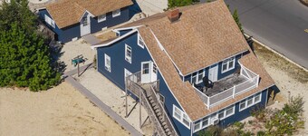 Walk to Beach: Pet Friendly Apartment + Cottage