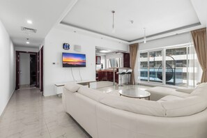 Appartamento Comfort, 1 camera da letto, vista città | Soggiorno | TV a schermo piatto