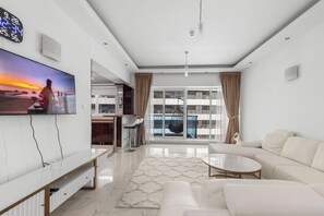 Comfort-Apartment, 1 Schlafzimmer, Stadtblick | Wohnzimmer