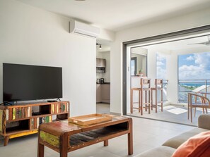 Living area - Apartment Les Yoles with a terrace and views of Marie-Galante and Petite Terre (Saint-François)