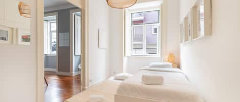 6 bedrooms, iron/ironing board, free WiFi