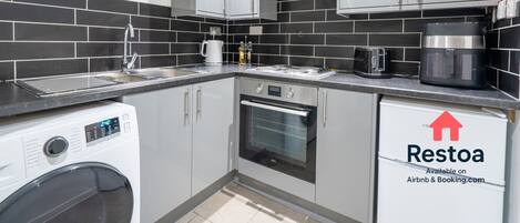 Microwave, oven, stovetop, coffee/tea maker