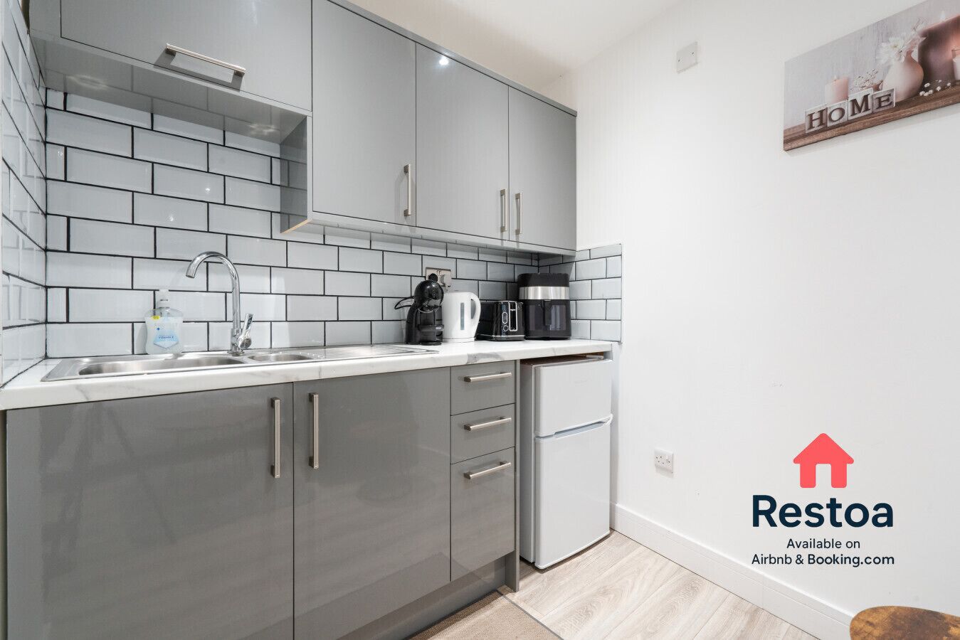 Kaffetrakter/tekoker, brødrister og kjøkkenutstyr