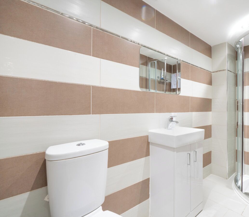 Hårføner og håndklær