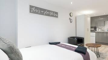 1 Schlafzimmer, Schreibtisch, Bügeleisen/Bügelbrett, WLAN