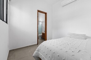 Villa | Ropa de cama de alta calidad y escritorio 