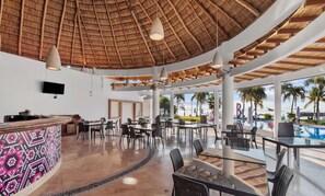 Daily continental breakfast (MXN 300 per person)