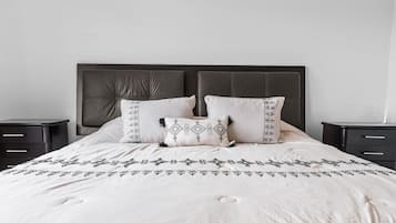 Villa | Ropa de cama de alta calidad y escritorio