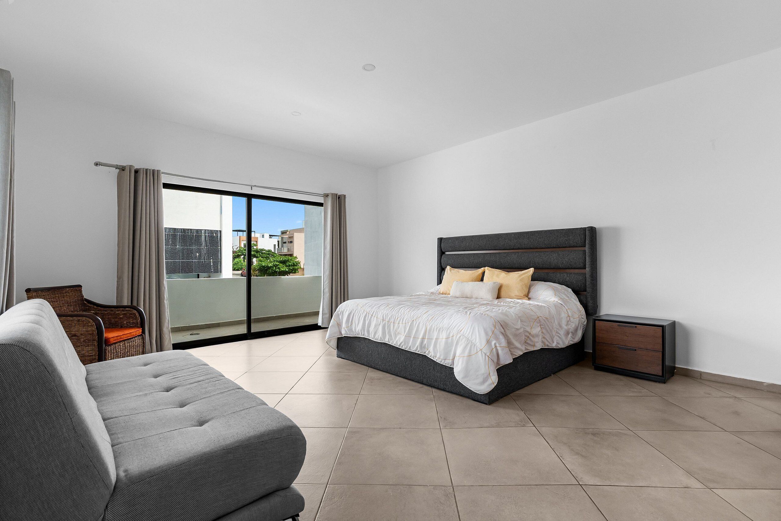 Ropa de cama de alta calidad y escritorio 