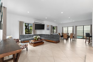 Living area - Casa Oasis B-Nayar Gated Beach Club (La Cruz de Huanacaxtle)