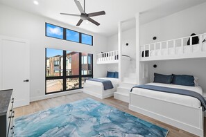 5 bedrooms, free WiFi, bed sheets