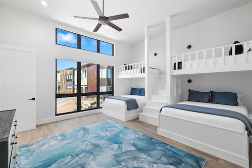 Serenity Shoes waterfront overlooking PK Lake!