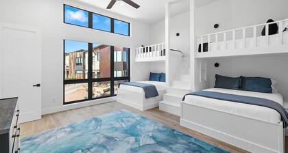 Serenity Shoes waterfront overlooking PK Lake!