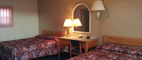 Basic Double Room | Desk, laptop workspace, free WiFi