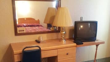 Basic Double Room | Living area